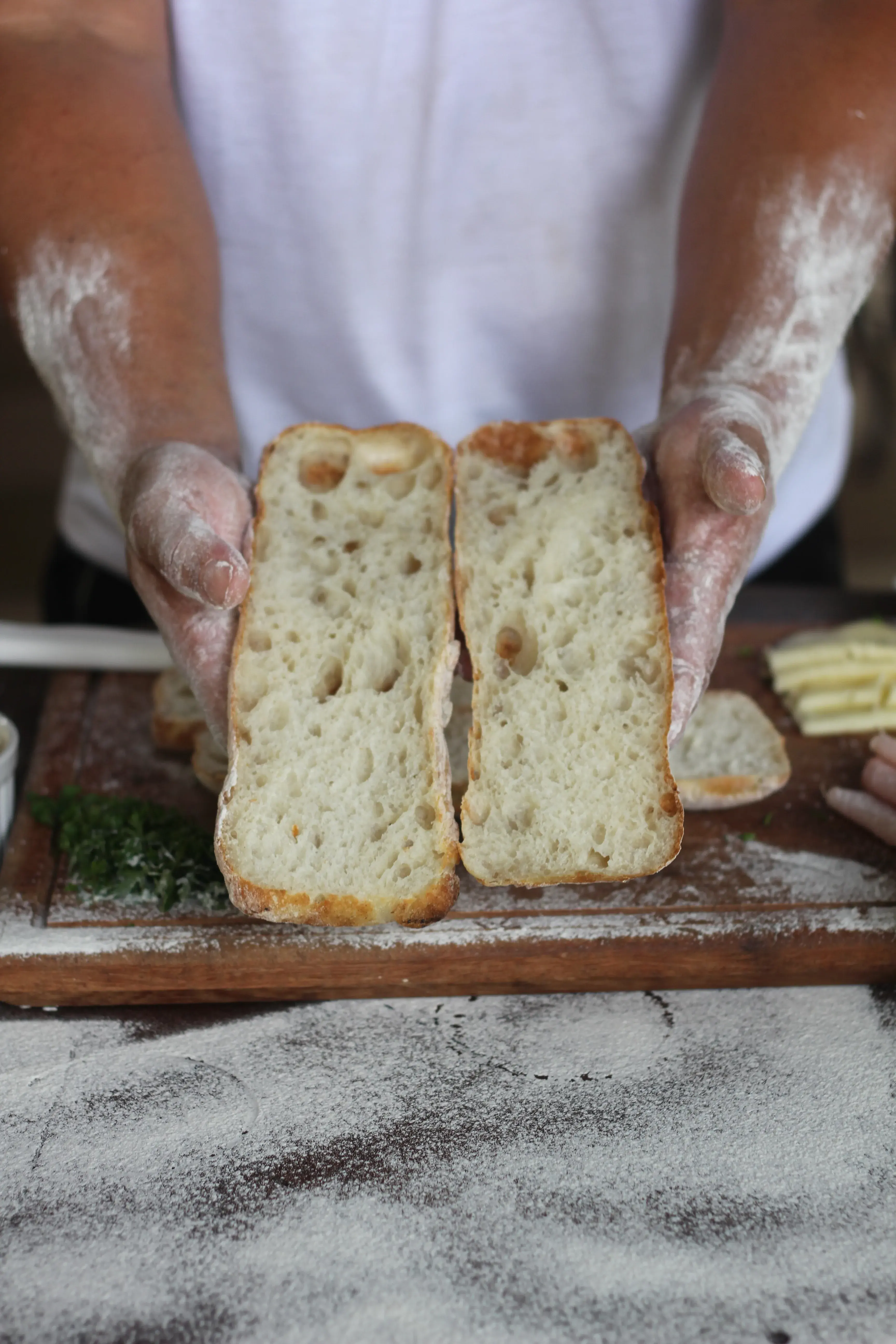 Pão artesanal servido na Seleto Empório